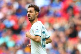 Bernardo silva says that comparisons between him and david silva are unfair on the latter due to his long and illustrious career, admitting that the spaniard will leave some very big shoes to fill when he leaves manchester city. Sml6em0k0pysam