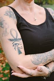 Jun 14, 2021 · hallo! Frauen Uber 50 Zeigen Wie Ihre Tattoos Heute Aussehen