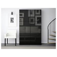 Besta Vitrine Schwarzbraun Selsviken Hochglanz Rauchglas Schwarz Ikea Deutschland In 2020 Rauchglas Glastur Vitrine