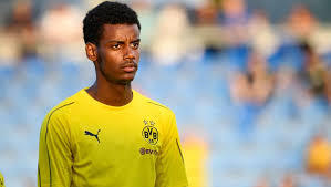 Der spielstand zwischen schweden und färöer ist 1:0. Bvb Juwel Isak Unzufrieden Nicht Das Niveau Auf Dem Ich Mich Sehe German Site
