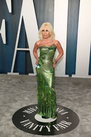 Born 2 may 1955) is an italian fashion designer, businesswoman, socialite, and model. Donatella Versace Fehde Mit Bruder Gianni Partner Antonio Nach Seiner Ermordung Aktuelle Boulevard Nachrichten Und Fotogalerien Zu Stars Sternchen