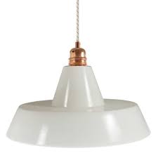 Des abat jours de couleurs, des noirs, des gris. Lustre Vintage Avec Abat Jour En Ceramique Industriel