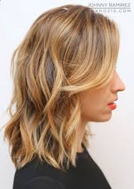 The medium length bob haircut gives you unending options for classic hairstyles. 23 Chic Medium Hairstyles For Wavy Hair Styles Weekly