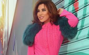 ووثقت الفنانة اللبنانية في الفيديو، توجهها إلى الاستوديو الفني الذي تجري فيه معالجة الأغنية، حيث توضع عليها اللمسات الأخيرة من مكساج وماستر وتوزيع موسيقي. Ù†Ø¬ÙˆÙ‰ ÙƒØ±Ù… Ù‡ÙŠØ¯Ø§ Ù…Ø´ Ø­ÙƒÙŠ