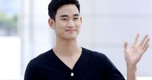 A south korean heiress crash lands in north korea, and is saved by a group of soldiers who keep her from becoming a political prisoner. Kim Soo Hyun Confirms First Comeback Drama Since Military Discharge Koreaboo