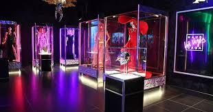 Gaga then directs her attention to those people while rocking her super bowl look from 2017. Lady Gaga Has A New Fashion Exhibit In Las Vegas Purewow