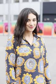 Camélia jordana, née le 15 septembre 1992 à toulon, est une chanteuse française. Camelia Jordana At Chloe Fashion Show In Paris 02 28 2019 Celebmafia