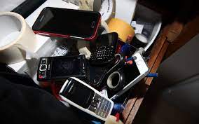 Offrir une seconde vie à son. Vos Vieux Telephones Valent De L Or Le Parisien