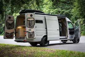 Https Www Outsidevan Com Fourgon Camping Car Fourgon Amenage Camion Amenager