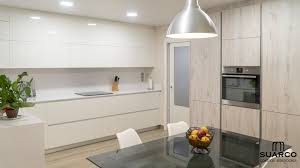Al momento de elegir nuestra cocina se deberán tener muchos aspectos en cuenta. Cocina Blanca Y Madera Estilo Nordico Cocinas Suarco Fabrica Y Diseno De Cocinas