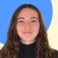 Laurie Travers's Instagram, Twitter & Facebook