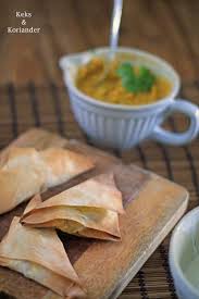 Statt petersilie kann auch eine halbe rote paprikaschote verwendet werden. Schnell Gemachte Samosas Mit Susskartoffeln Mohren Und Paprika Dazu Zweierlei Dips Keks Koriander