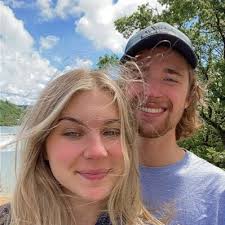 Hannah Guzman (@_hannahguzman)