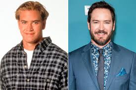 His schemes endanger screech more than once. Saved By The Bell Reboot Photo Mark Paul Gosselaar Turns Into Zack Morris Ew Com