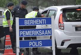 Majikan akan mengeluarkan satu surat pelepasan yang akan melepasakan pekerja dari jawatan kerja. 4 Kategori Individu Dibenarkan Rentas Negeri Termasuk Pasangan Pjj Dengan Kelulusan Pdrm
