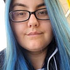 Erin Troup's Instagram, Twitter & Facebook