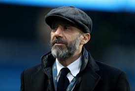 In occasione di diverse interviste l'ex calciatore ha dichiarato di essere molto felice del suo rapporto con la moglie. Chelsea Legend Gianluca Vialli Reveals His Secret Cancer Ordeal After Going To Great Lengths To Hide Struggles