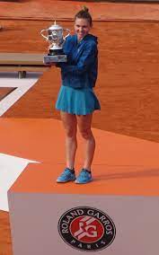 Final is scheduled to be played at 15:00 cet on saturday, but may be postposed by possible rain. Datei Simona Halep Roland Garros 2018 Crop Jpg Wikipedia