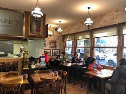 Перевод слова cafe, американское и британское произношение, транскрипция the cosy intimacy of the cafe — уютная и интимная атмосфера этого кафе cafe society — клубное общество. Emek Cafe Istanbul Restaurant Bewertungen Telefonnummer Fotos Tripadvisor