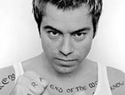 He is frequently performing his comedy on german television shows and on tour while also hosting a podcast, gemischtes hack. Topkunstler Von German Stand Up Comedy Last Fm