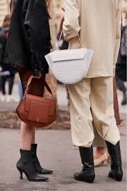 Großes sortiment für camper mit zelt, reisemobil & wohnwagen. Instagram Killed The It Bag Vogue Business