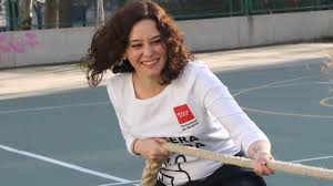 Isabel díaz ayuso has taken a relatively relaxed approach to management of the pandemic. Isabel Diaz Ayuso Tensando La Cuerda