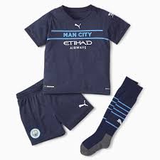 Check out the evolution of manchester city's soccer jerseys on football kit archive. Manchester City Trikots Kits Fanwear Puma