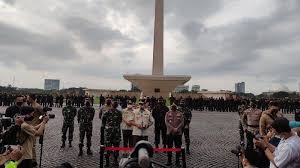 It is divided into five kotamadya (city area), which is headed by a walikota (mayor). Vpidtlrgfqj0wm