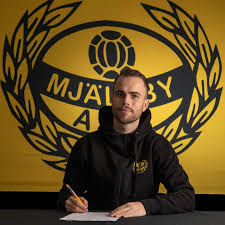 Longe dos relvados e quadras, a puma não deixa a desejar. Mjallby Aif Andreas Blomqvist Ar Hemma Igen 67 Facebook