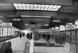 Diese seiten werden verantwortet durch die senatskanzlei des regierenden bürgermeisters. 1938 S Bahnhof Zoologischer Garten S Bahn Historische Fotos Leben In Berlin