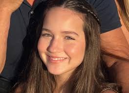 Quero poder viver todo o tempo do mundo pra te ver cada dia mais linda, ma  cherie! ♥️ HELENA WERNER Je t'aime, muito antes de 27/07/2007 joyeux  anniversaire meu bebê!