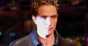 PattinsonWorld: Nuevas Fotos Fan de Robert ayer en el Soho (Londres)