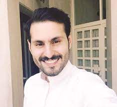 لو هي بيدينا ما يروح والله يا عمرٍ قضى. Ø¹Ù„ÙŠ ÙƒØ§ÙƒÙˆÙ„ÙŠ ØºØ§Ø¯Ø± Ø§Ù„Ø­ÙˆØ´ Ù…Ù† Ø¨Ø§Ø¨ Ø§Ù„Ø±ÙŠØ­ Ø§Ù„Ø±Ø§ÙŠ
