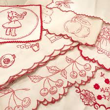 綿やリネンのレッドワーク 色々あります 猫sold shabbychic brocante redwork toricolore レッドワーク 刺繍 レッドワーク刺繍 enbroidery 刺繍 綿 リネン