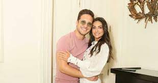 Diego boneta eligió usar las stories de instagram para compartir una foto en la que aparece con sus amigos y casualmente renata está junto a él, quien le cruza el brazo por la cintura. Diego Boneta Sus Novias Y Los Rumores De Romances Gente Entretenimiento El Universo