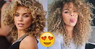 Grâce à ses nombreux composants naturels concentré d'huiles nutritives : Pintura La Nouvelle Methode De Coloration Pour Cheveux Frises