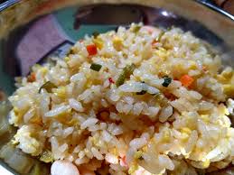 Panaskan mentega, tumis bawang merah dan bawang putih sampai harum. Resep Nasi Goreng Kampung Sederhana Cukup 3 Langkah Aja