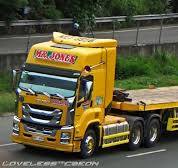 Isuzu Giga VC61 6x4 w/ TriAxle Flatbed trailer