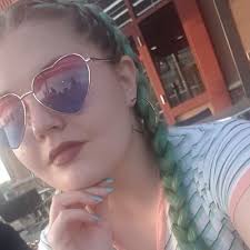 Bella Wallace (@BellaWallace)