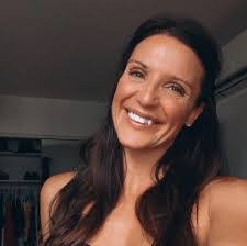 Carrie Turk's Instagram, Twitter & Facebook