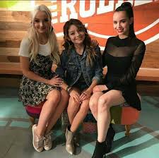 Disney+ is the only place to stream your favorites from disney, pixar, marvel, star wars, national geographic and more. Sofia Carson Y Dove Cameron Fans On Twitter Dove Cameron Sofia Carson Y Karol Sevilla Like Si Sos Fan De Ellas Https T Co Uwu3pij8fp Twitter