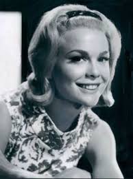 She is an actress, known for mirage (1965), nanny and the professor (1970) and the long hunt of april savage (1966). Global Gossip Spoiler Eileen Baral Actress Today Eileen Henry Commercial Actress Hot Page 1 Line 17qq Com Eileen Baral Was Born On May 7 1955 In The Usa