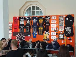 Shop official blink 182 merch, vinyl records, shirts and more. Europe Tour 2017 Merch Stand Blink182