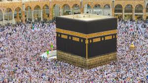 Walaupun umrah boleh dilakukan sepanjang tahun, bilangan jemaah yang paling ramai adalah pada bulan jun dan disember kerana itu adalah musim cuti sekolah. 12h10m Umrah Januari Cuti Raya Tahun Baru Cina Musim Sejuk Mekah Madinah Umrah Tripfez Travel