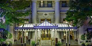 Four seasons washington dc is located 2 km from the white house and 804 metres from the foggy bottom metro station. Intercontinental The Willard Washington Dc Luxury Dc Hotels Near White House