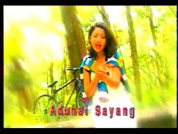 Anis suraya cinta tersimpul rapi official music video. Azie Kau Tetap Dalam Anganku With Lyrics Hq Youtube