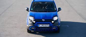 You can't plug it in and it can't travel on electric power alone, which a toyota yaris hybrid will if you're pottering in traffic. Kleine Freude Fiat Panda Cross Hybrid 1 0 Gse Im Test