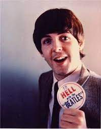 Official paul mccartney news, music, art, videos, downloads and fan communities. A Young Paul Mccartney Holding A Beatles Hate Pin 1960 S 9gag