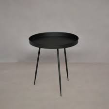 gueridon table d appoint ronde en metal noir chehoma table de chevet ronde table d appoint style table basse
