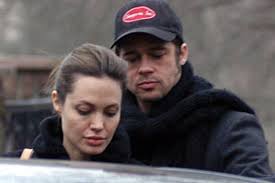 Völlig ungeschminkt strahlt sie in die kamera und sieht angelina jolie verblüffend ähnlich. Erwischt Stars Ungeschminkt Bild 43